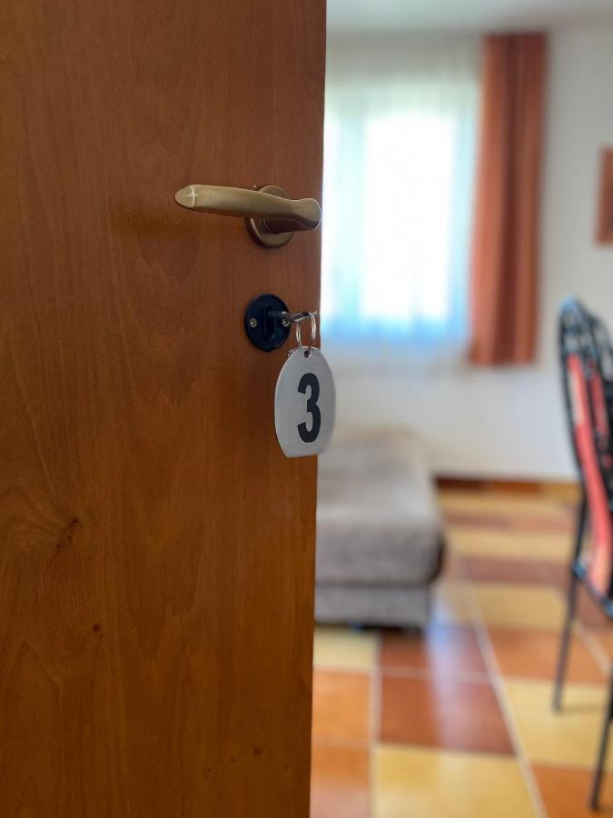 Gabi Lux Apartman Leilighet Hajdúszoboszló Eksteriør bilde